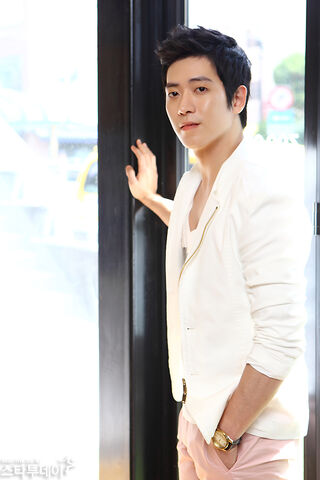 Archivo:Yoo Hyun Soo7.jpg