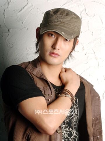 Archivo:Kang Ta3.jpg