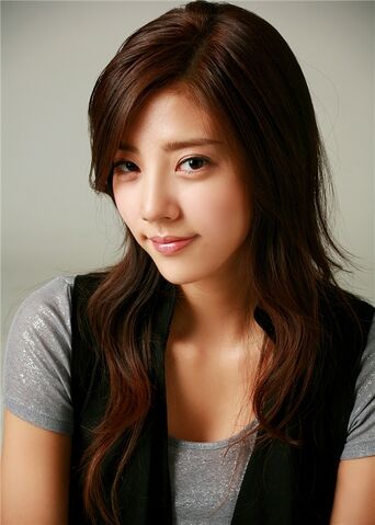 Archivo:Son Dam Bi15.jpg
