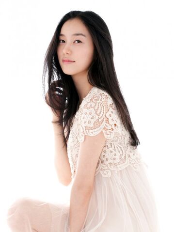 Archivo:Hwang Sun Hee2.jpg
