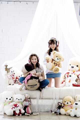 Archivo:20111214 davichi concert.jpg