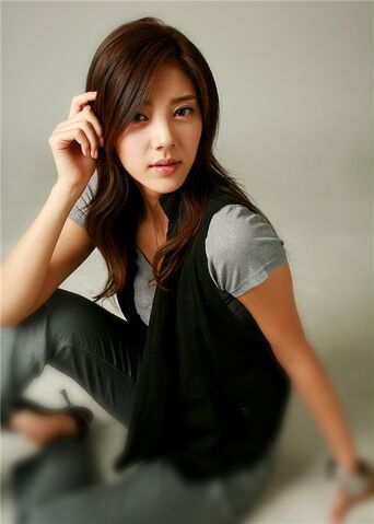 Archivo:Son Dam Bi16.jpg