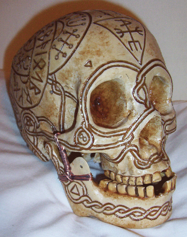 File:*Skull-Right 3-4.png