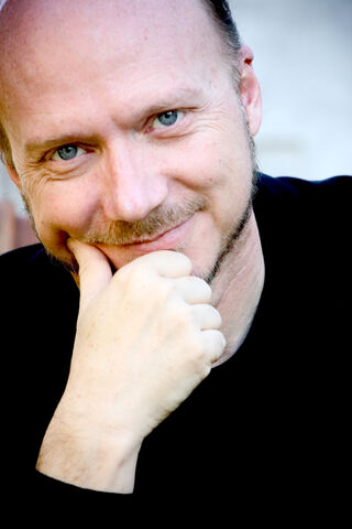 File:Paul Haggis.jpg