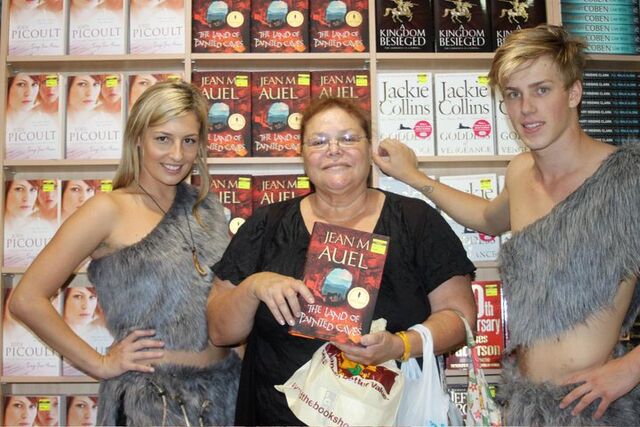 File:Ayla Jondalar Brisbane (5).jpg