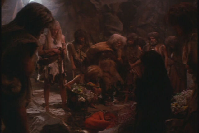 File:Iza'sBurial.jpg