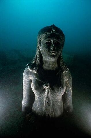 File:Heracleion isis.jpg