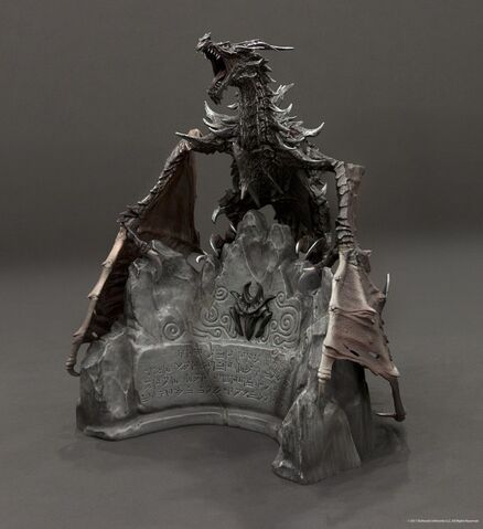 File:658px-Statuetta Alduin.jpg