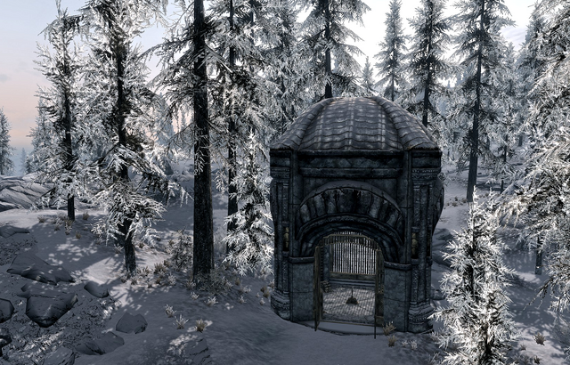 File:Mzinchaleft Gatehouse.png