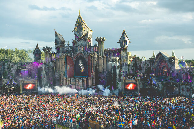 Archivo:Tomorrowland Jennica Abrams 2015-64.jpg
