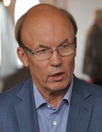467px-Matti Alahuhta-1-