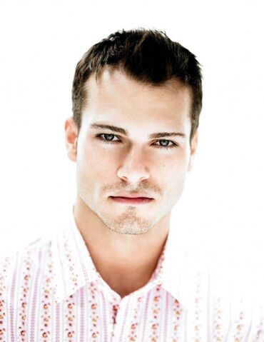 File:Shawn Roberts.jpg