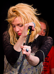 250px-CourtneyLove1045.png