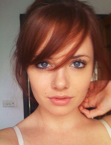 Archivo:Beautiful-redhead-women-photography23.jpg
