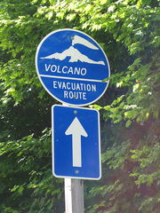 450px-Volcano evacuation route sign.jpg