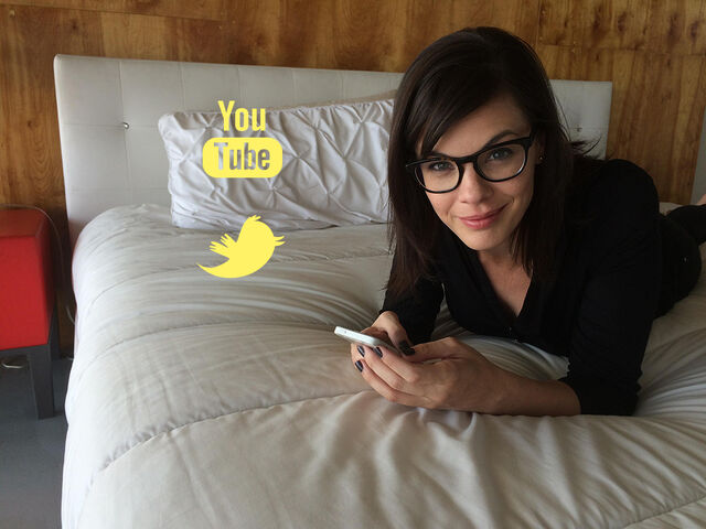 File:Twitter youtube stella.jpg
