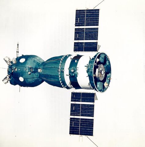 File:Soyuz 19 (Apollo Soyuz Test Project) spacecraft.jpg