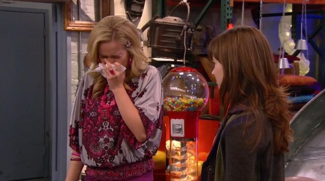 File:TawniBlowNose.jpg
