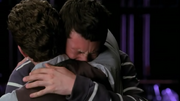 Finn abrazando a Will en Preggers.png