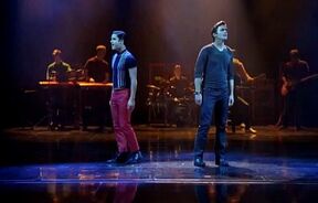 Glee-matt-bomer-and-darren-criss-performance-somebody-tha-i-used-to-know