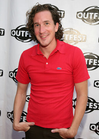 Archivo:Ian-Brennan.jpg
