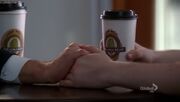 Klaine 3x01 the lima bean hands