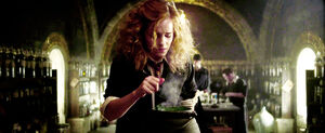 Emma-watson-half-blood-prince-harry-potter-hermione-hermione-granger-potion-Favim com-45655.jpg