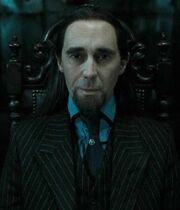 Pius en la Mansión Malfoy.jpg