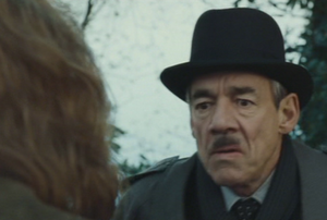 Bartemius se enfrenta a su padre antes de matarlo.png