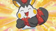 EP687 Emolga con un montón de manzanas.jpg