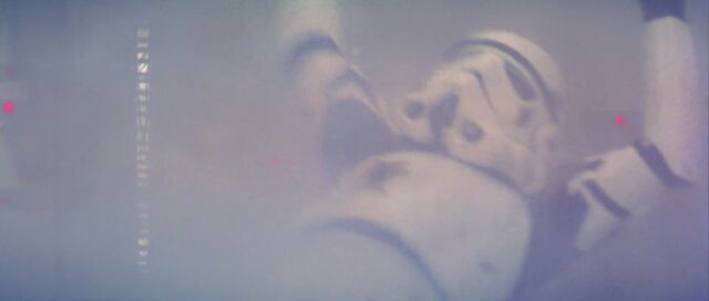 Archivo:Stormtrooper muere.jpg