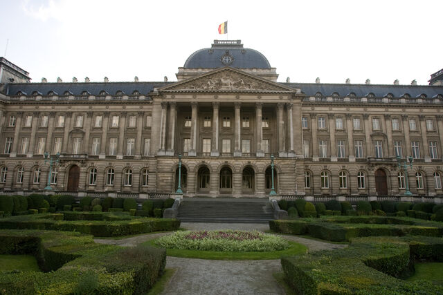 File:Palace Van Geldern façade.jpg