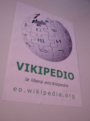 Dosiero:Vikipedio 2-3409.jpg