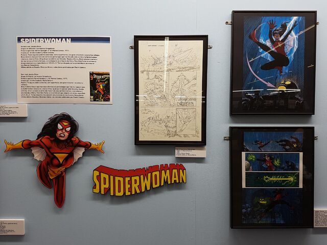 Archivo:Salondelcomic2016 spiderwoman.jpg