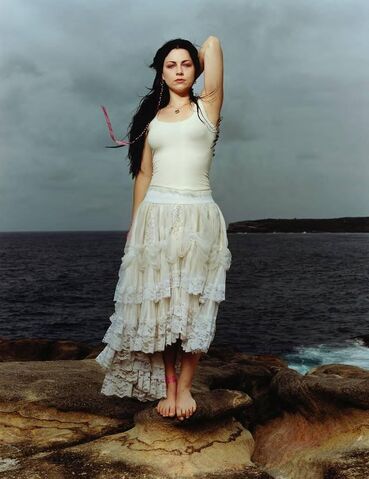 File:Amy Lee Evanescence Picture 1.jpg