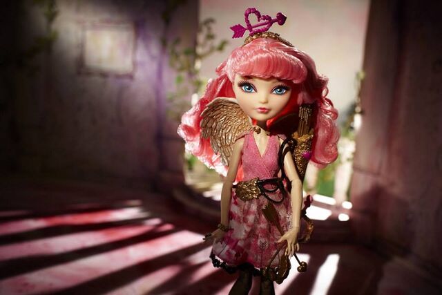 File:Diorama - Cupid stands regal.jpg
