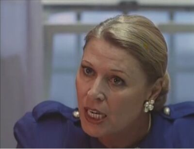 Maniacs LeslieEasterbrook01