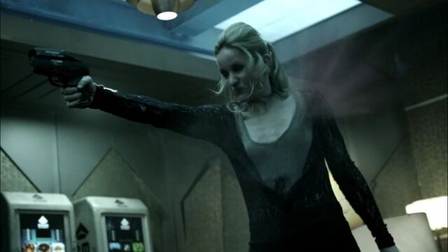 File:800px-TheExpanse-S01E08-RedHawk-1.jpg
