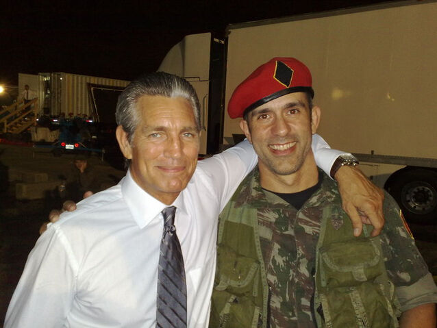 File:John Baran with Eric Roberts on-set of Expendables.jpg