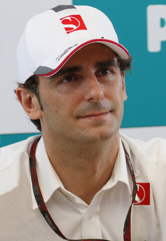 File:Pedro de la Rosa 2010 Malaysia.jpg