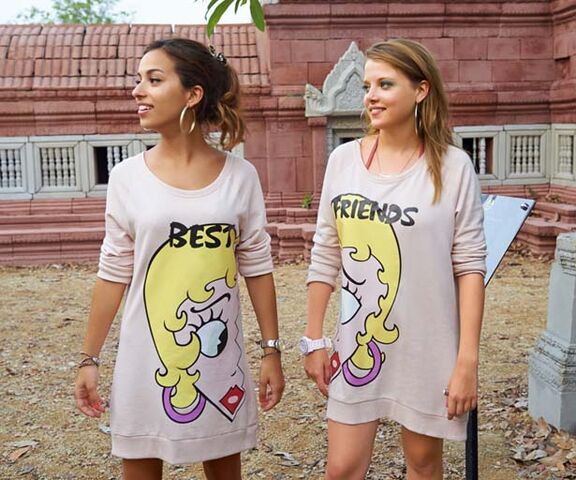 Datei:Chantal und Zeynep best friends.jpg