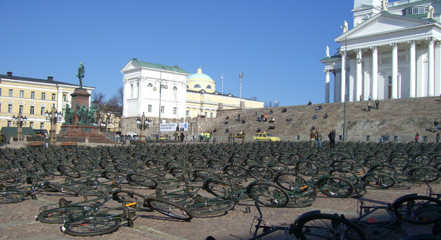 Datei:Senatsplatz-hel.jpg