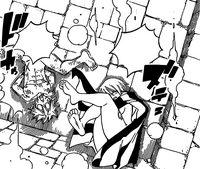Lisanna dan Natsu Jatuh semasa Cube Bergoncang