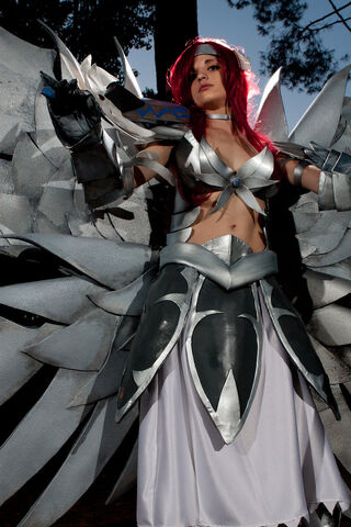 File:Erza Cosplay 2.jpg