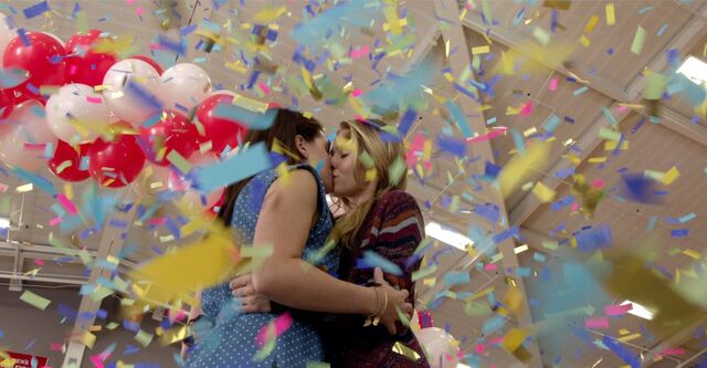 File:1x01 Amy & Karma.jpg