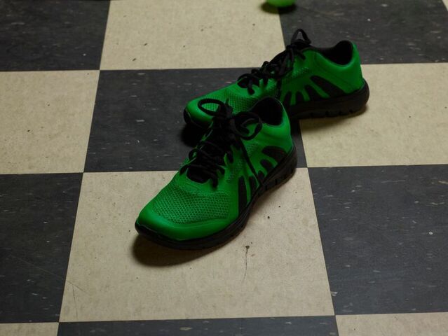 File:GreenSneakers.jpeg