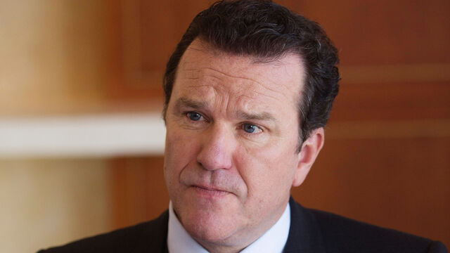 File:FW s1 ep5 suit 01 1920x1080.jpg