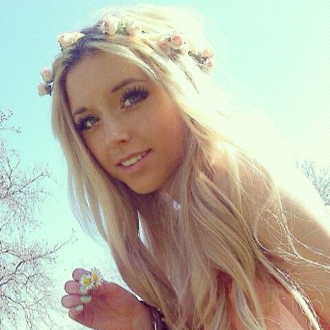 File:Uthers-girl-hair-527592.jpg