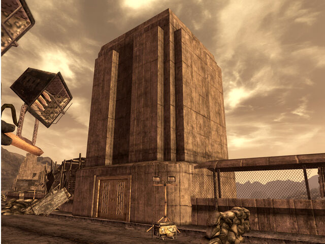 File:Hoover Dam Tower 3.jpg