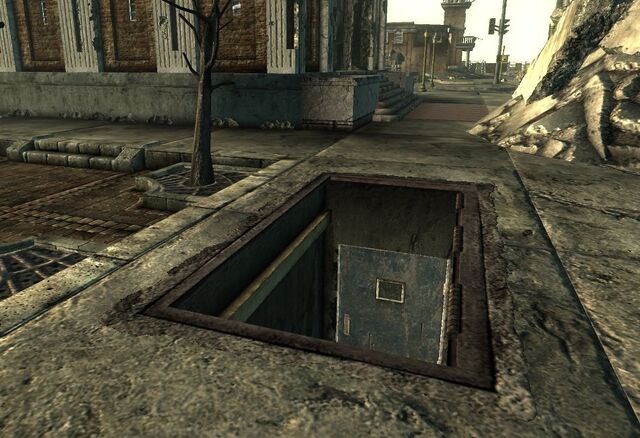 File:Old Olney Sewer entrance.jpg